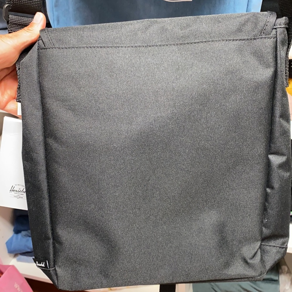 Hershel Supply Co Lane Cross body Night camo. - Picture 15 of 16